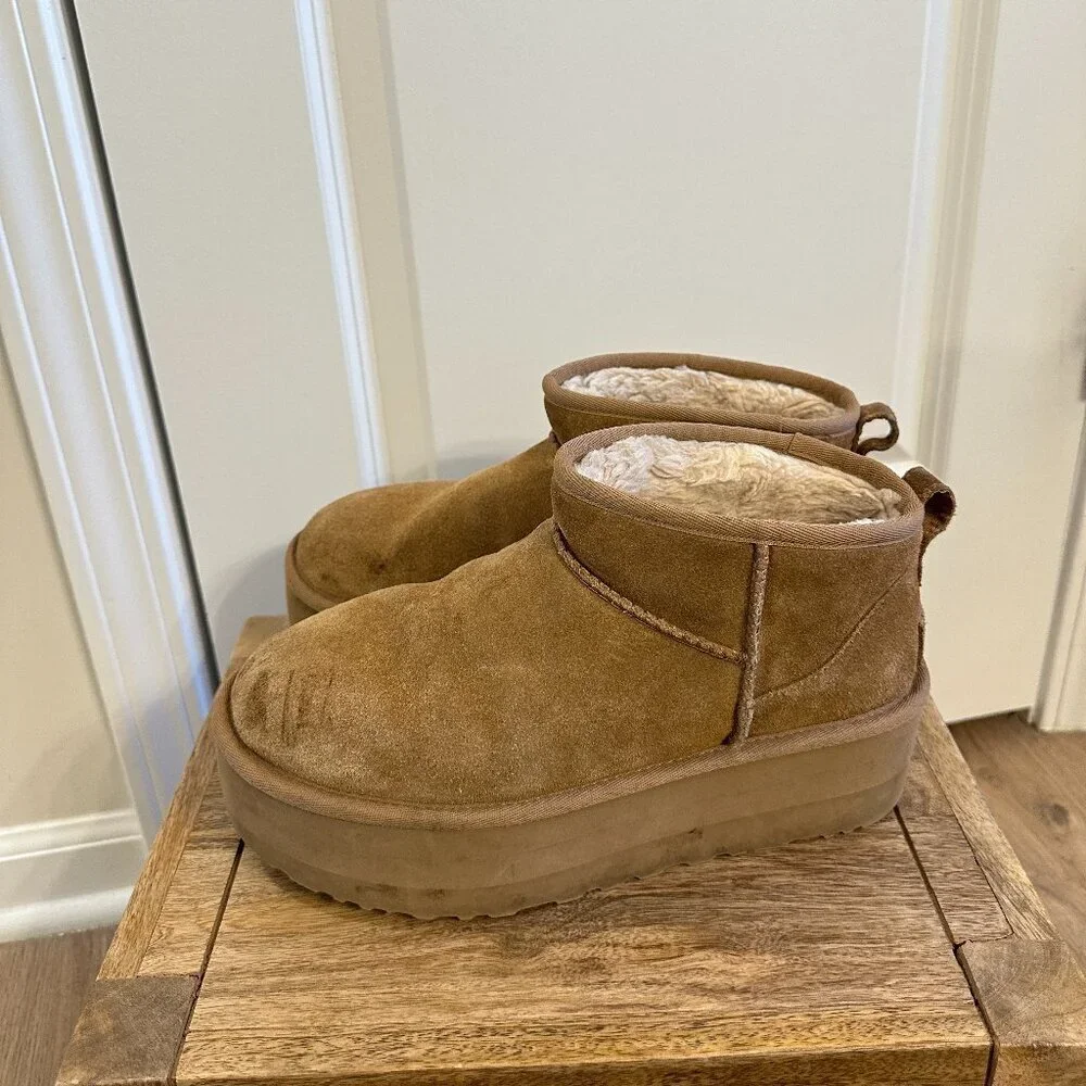 UGG Classic Ultra Mini Platform Boot in Chestnut Size US 9